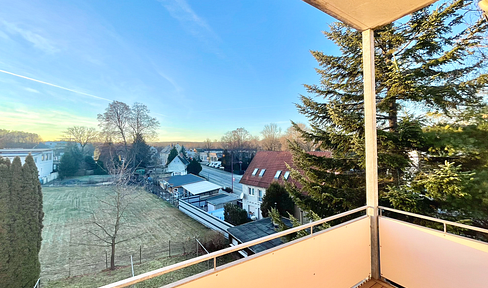 Beautifully modernized 3-room apartment on the 2nd floor: XXL tiles, daylight bathroom & parking space on request