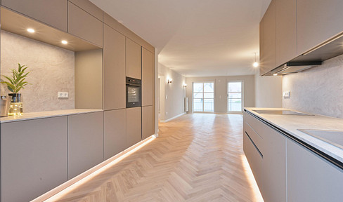 *Erstbezug nach Renovierung* Einmalige 4-Zi.-Wohnung *Fischgrät Parkett, Küche uvm.*PROVISIONSFREI*