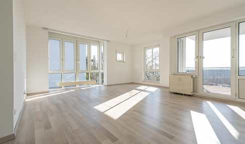 Modern 2.5-room apartment with spacious hobby room - living with a feel-good factor