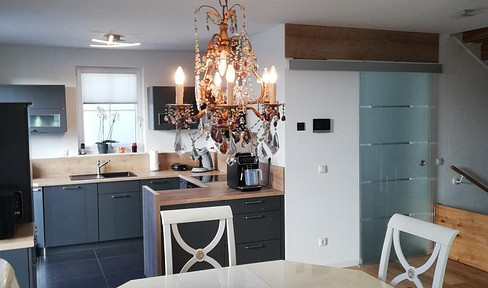 Great hipped roof DHH in Gilching