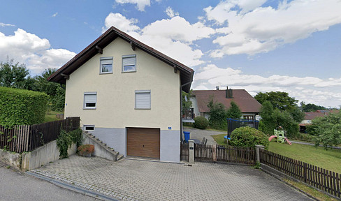 Without estate agent: Modernized 5-room house with large plot - division possible - Ruhstorf