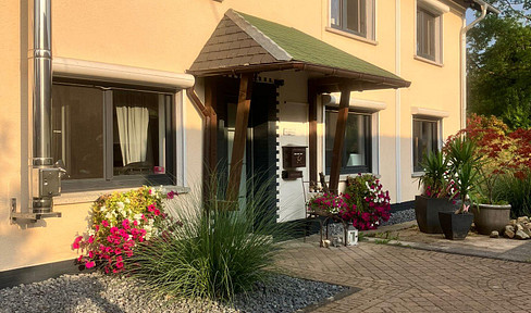 durchsaniertes Einfamilienhaus mit großem Grundstück incl. separatem Bauland