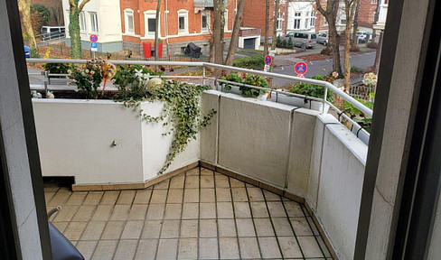 Commission-free, attractive 2-room apartment with three balconies and underground parking in the city center