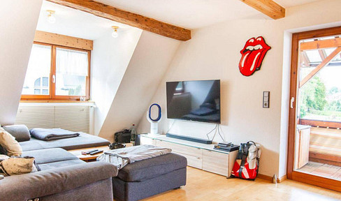 Helle, zentrale 2,5-Zimmer Maisonette-Wohnung mit Balkon, Garten, Garage