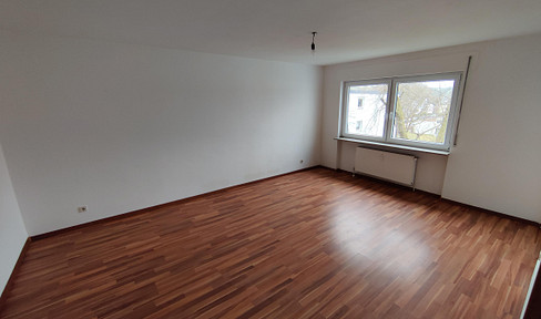 Beautiful living happiness: Bright 2.5-room apartment with balcony