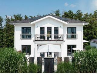 Beautiful modern town villa with photovoltaic system and wood-burning stove in 35423 Lich