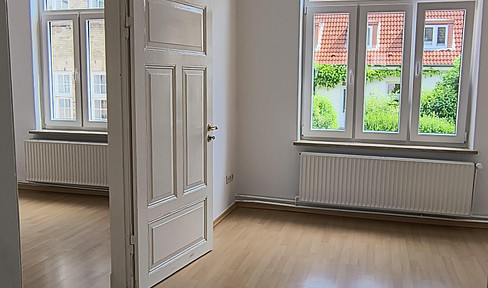 historic old town: 2-room apartment - raised ground floor - 5 min walk to the city+harbor+Holm