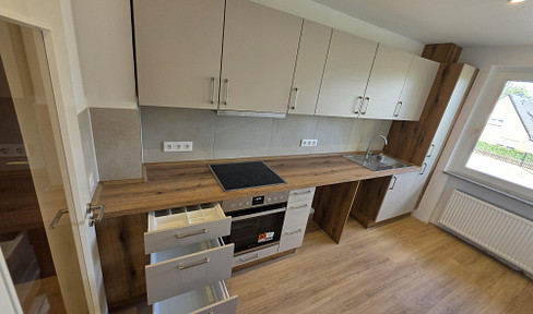 First occupancy after a high-quality, complete renovation! 4 rooms, fitted kitchen, Cat 7 cabling for a home office.