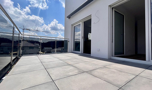 Free apartment near Brombachsee * without commission * KfW40+ * PV * heat pump * elevator * balcony * underground parking space