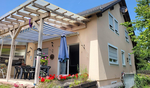 Doppelhaushälfte mit schöner Aussicht in ruhiger Lage in Calw-Altburg