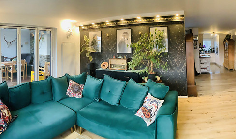 4-room penthouse near the Fürth city forest with surrounding roof terrace