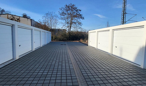 10 car garages | 17 XXL garages for motorhomes, boats, etc. | 24 storage containers
