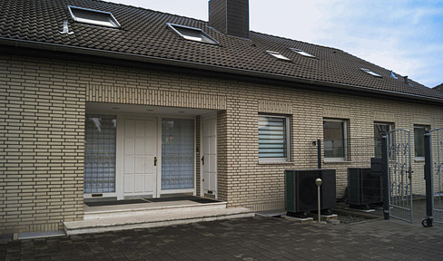 Modernized two-family house, with granny apartment and garage, FROM PRIVATE