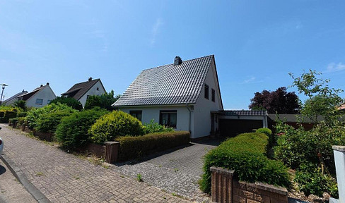 Freistehendes Einfamilienhaus (1957) in guter Wohnlage