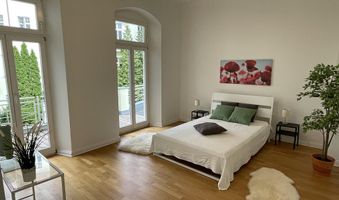 Ready-to-occupy old building apartment with large roof terrace on the northern edge of Prenzl Berg