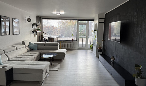 Luxurious, fully furnished 3.5-room apartment with balcony on the 3rd floor in Cologne-Weiden