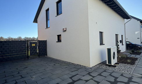 Detached house in private street - commission-free - energy class A+