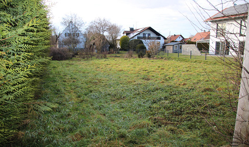 Beautiful sunny building plot in absolutely quiet location