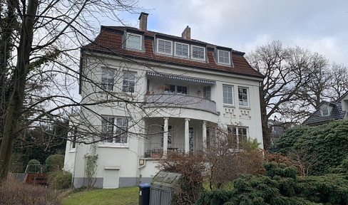 Top Lage! 2-Zimmer Wohnung in Jugendstilvilla in Nienstedten