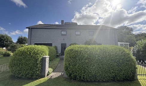 Attraktives Einfamilienhaus mit Wintergarten und Garage in ruhiger Lage