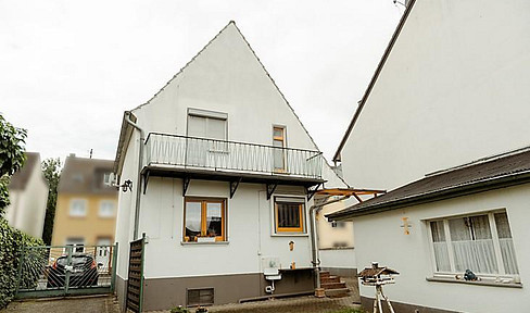 Renovation or new build in 'old Rheidt' - 718sqm partially developed plot