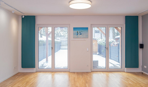 As-new 6-room terraced house with fitted kitchen, garden, parking space