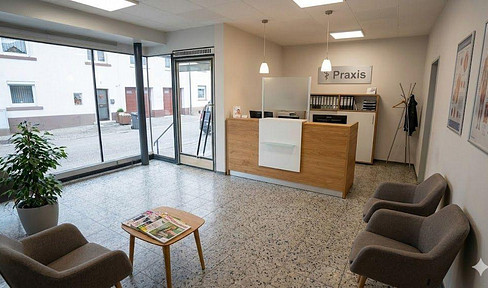 Attractive commercial/practice space in the center of Wyhlen - 86 m²