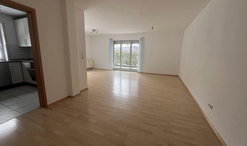 Bright 2-room condominium in a quiet and central location