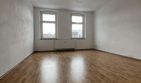 5-room apartment on the 2nd floor in a quiet location
