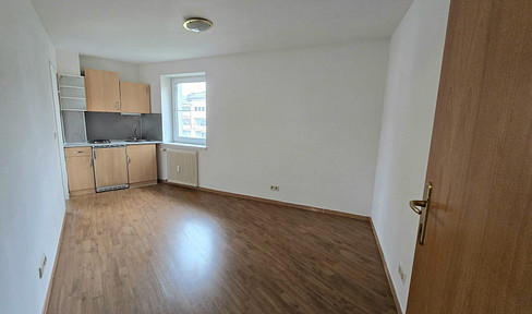 Garconniere, commission-free, ideal investor apartment, close to the station