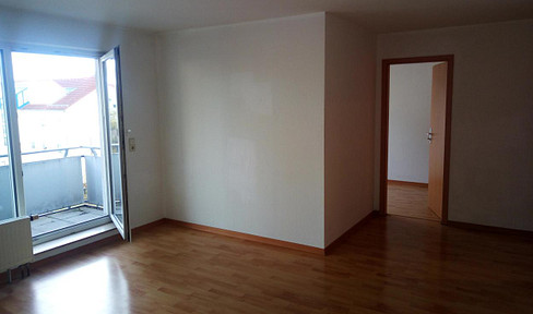 Great 2-room apartment with large balcony, underground parking space, elevator and cellar compartment in Vaihingen/Enz