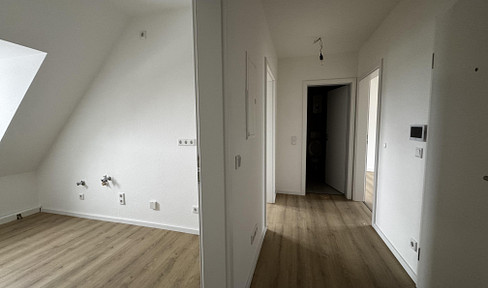 Erstbezug nach Sanierung: Helle Dachgeschosswohnung ca. 51 m² in Holsterhausen