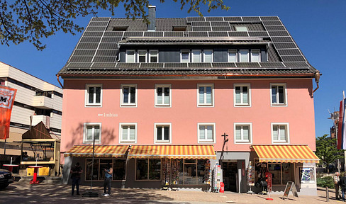 Central living for students on the market square. Shared flat for 5, 6 and 8 people in a completely renovated old building