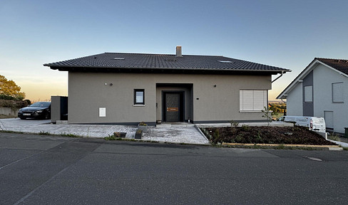 Neubau EG-Wohnung barrierefrei mit Kamin und Garten AmöneBlick Provisionfrei