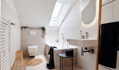 available immediately: 3 rooms newly renovated with balcony and parking space