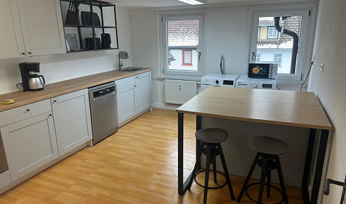 FURNISHED-everything included: 130.8m² in the center, owner-occupied or investment property, freshly renovated,