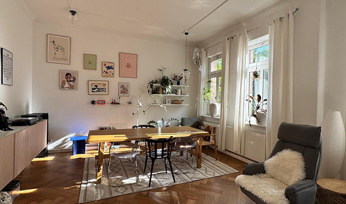 Stylish 6-room maisonette in an old building with garden & sauna in a sought-after inner-city location in Nuremberg