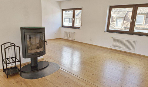 Very nice bright 4 room maisonette apartment with balcony and EBK (dishwasher) in Karlsruhe