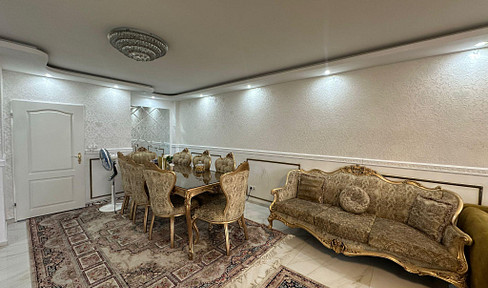 Free of commission Modern, completely renovated 3-room apartment *underground garage* balcony