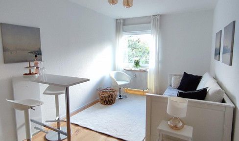 Erstbezug nach Sanierung: Möblierte Wohnung