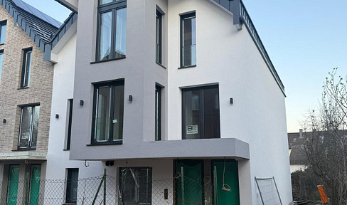 Living in a new build: modern 3-room apartment & exclusive 4-room gallery apartment in Cologne-Weiler