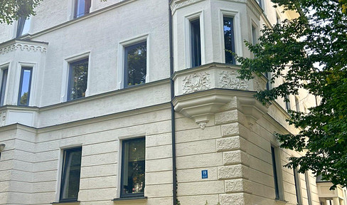 Charming old building apartment on the Theresienwiese