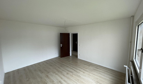 Freshly renovated 3-room apartment in a central location in Oberhausen - move in immediately