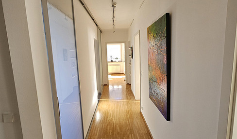 M-West: bright with EBK in quiet 3-party house + good connection to B312