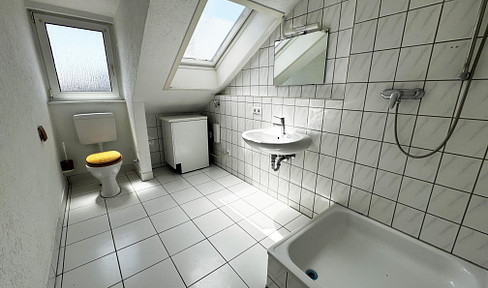 Bright 3-room apartment on the top floor | approx. 67 m² | well-kept condition | central in Cannstatt