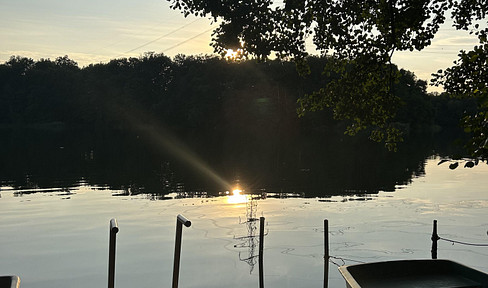 Vacation home on the Bötzsee (building land) & boat mooring / lake property