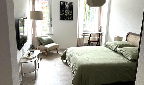 Central in Freiburg: 1-room apartment including kitchen