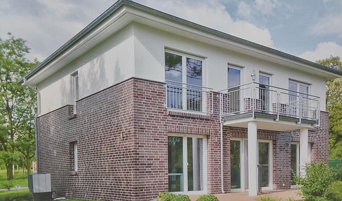 Residential and commercial building in Teltow Seehof / commission-free