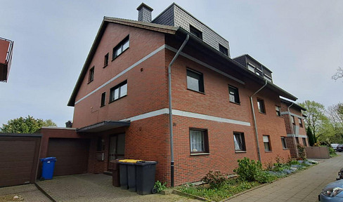 Semi-detached house / Multi-generational house / Multi-family house / House.