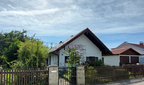 Building plot with old stock/living where others go on vacation